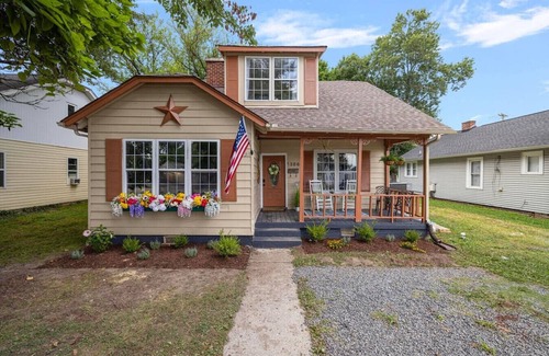 Kingsport House | Music Vibes Near Downtown Kpt - 4br - Fenced yard