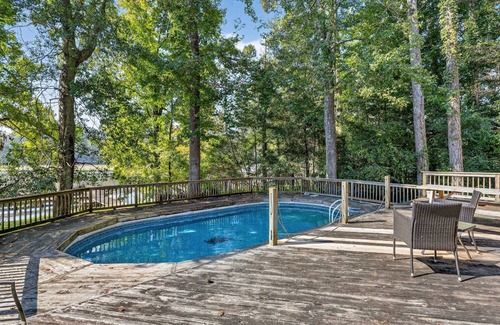 Guntersville Cabin | NEW! Cabin Unbound - Historic Lakefront Comfort