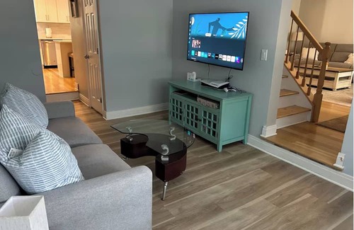 Coram House | 3 Bedroom House in Port Jefferson