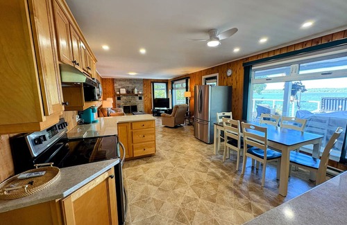 Springfield House | Lakefront Escape with Hot Tub and Outdoor Kitchen
