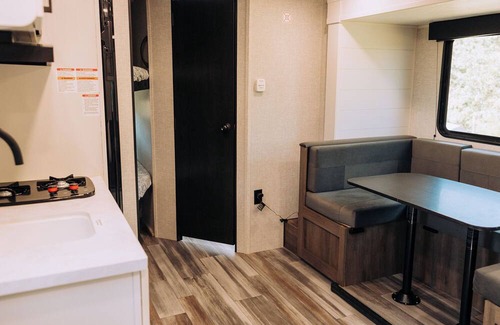 Williamstown RV Rental | Peaceful Glamping in charming Williamstown by Ark Encounter