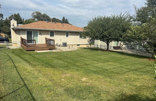Papillion House | Charming 2-bedroom house in peaceful Papillion with AC