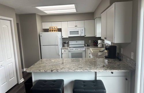 Papillion House | Charming 2-bedroom house in peaceful Papillion with AC