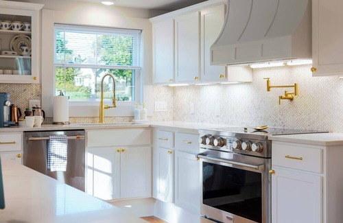 Versailles House | Pre-Launch Special Bluegrass Manor Sleeps 14 Bourbon Trl, Keeneland, Airport, UK