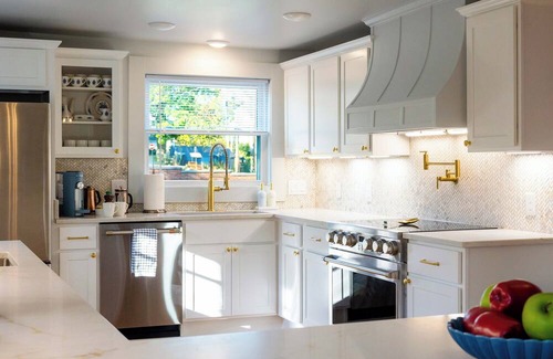 Versailles House | Pre-Launch Special Bluegrass Manor Sleeps 14 Bourbon Trl, Keeneland, Airport, UK