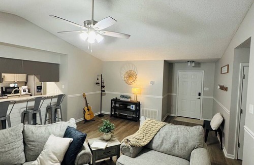 Bryant House | Your Home Away From Home in Bryant 3/2 Minutes From Everything