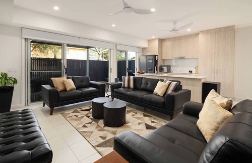 Labrador House | Drift and Dwell Minutes to Labrador Beach and Dining