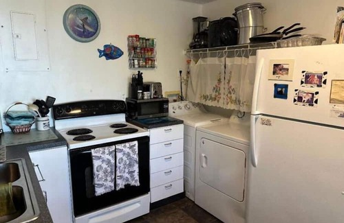 Breezeswept Beach Estates House | Cozy 2 Bedroom 1 Bath Canal Front Home On Ramrod Key