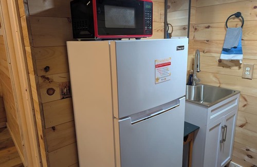 Spurlockville Cabin | Horse Creek Cabins - Creekside Cabin near Ivy Branch