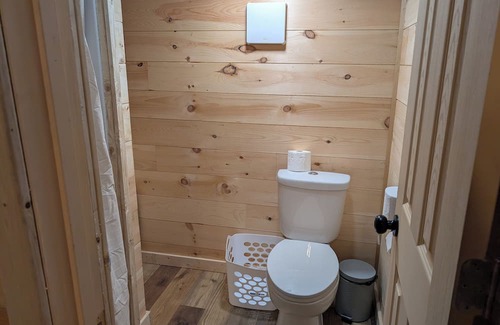 Spurlockville Cabin | Horse Creek Cabins - Creekside Cabin near Ivy Branch