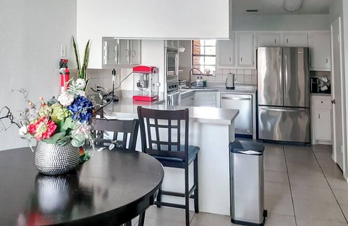 McAllen House | Tranquil Travel Nurse Base, 3BR 4BA, Pet Friendly, No- Chores