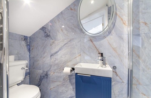 Brondesbury Apartment | Stylish & Petit Studio flat w/great tube connectio