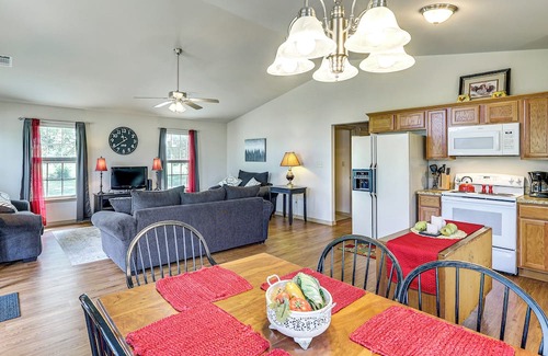 Fort Coffee House | 3 Mi to Arkansas River: Rural Family Home w/Yard