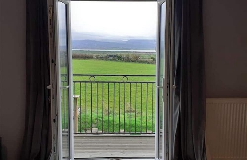 Newborough House | 2 Gwel Fenai