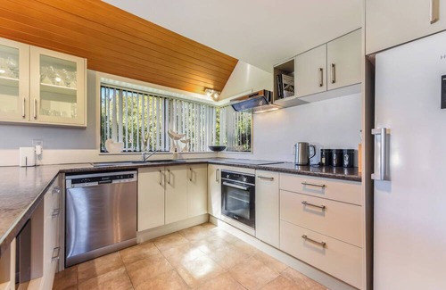 Waikawa Bay House | Coastal Sound - Waikawa Holiday Home