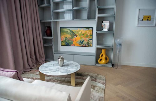 Davenport Apartment | Lux Designer 1 Bdrm, Ensuite bathroom w/tub & shower, powdr Rm, Pet & concierge
