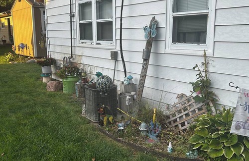 Pierre House | Charming 2-bedroom house in peaceful Pierre with AC