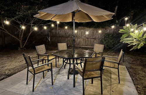 Deltona Lakes Cottage | Blue Heron Cottage Cozy 2 BR Sleeps 6 + Fire Pit