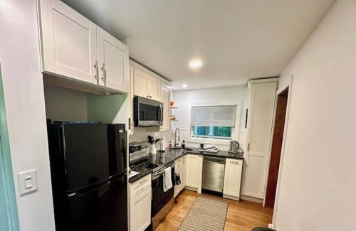 Glenford Cottage | Cozy cottage with a View of the Catskills Mountains - Ashokan Reservoir