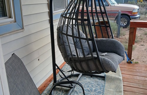 Valentine House | Quiet, cozy getaway. Centrally located. Pet friendly.