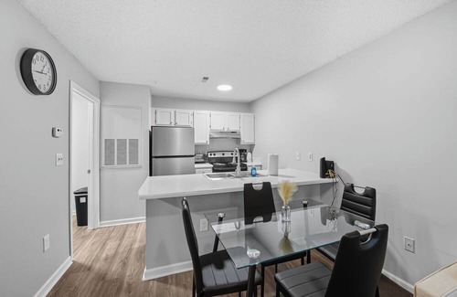 Fayetteville Apartment | Chic Modern Suite with Style I Free Parking