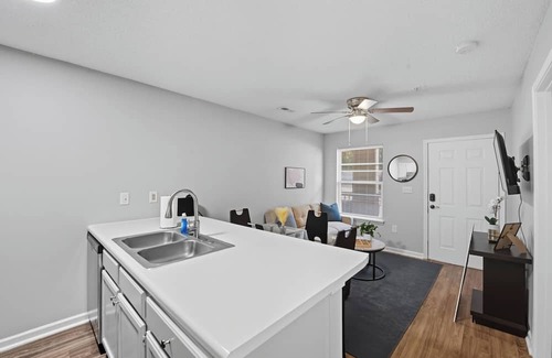Fayetteville Apartment | Chic Modern Suite with Style I Free Parking