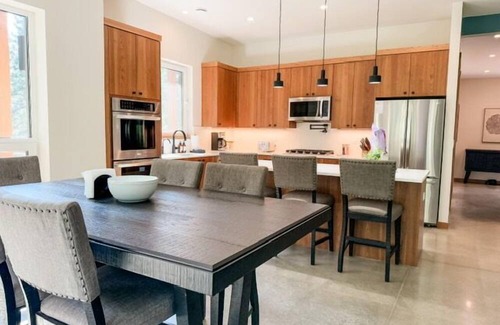 Husum House | Gated luxury home along the White Salmon River