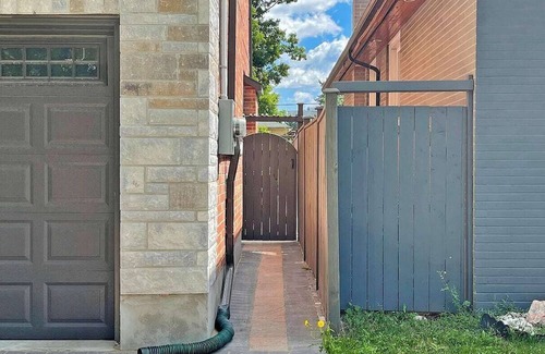 Kennedy Park Apartment | Spacious 2 Bedroom Basement