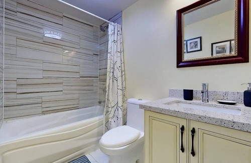 Kennedy Park Apartment | Spacious 2 Bedroom Basement