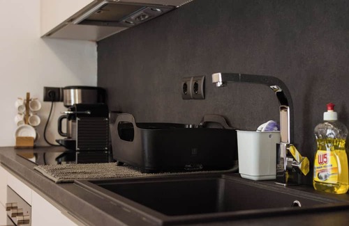 Makrigianni Hotel | Acropolis Executive Suite, Bill & John Apartments & Villas
