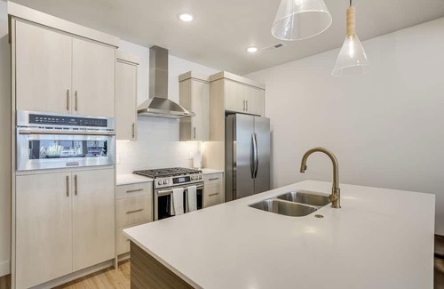 Weber County House | Hike & Ski: Townhome 8 Mi to Dtwn Ogden!
