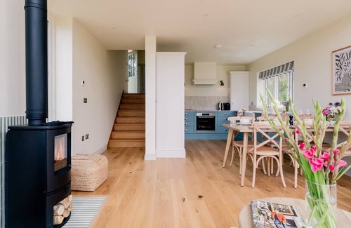 Quedgeley Cottage | Beautifully presented holiday home in the Cotswolds with amazing views - The Tractor Shed