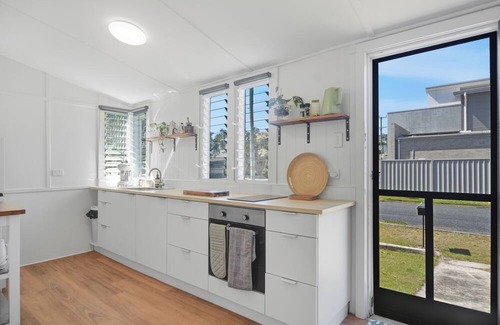 Harrington Cottage | Fisherman's Cottage - Walk to Pub, Club and River!
