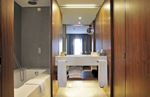 Santo Antonio Hotel | Comfort & Relaxation! Unit at Altis Prime w/Full Kitchen, Onsite Jacuzzi!