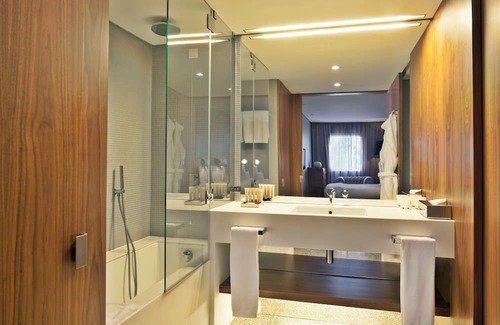 Santo Antonio Hotel | Pet-Friendly Unit at Altis Prime, Full Kitchen, Rooftop Sundeck, Onsite Jacuzzi!