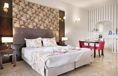 Oura Hotel | Beachfront 5-Star Resort! 3 Comfortable Units, Outdoor and Indoor Pool!