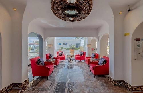Oura Hotel | High Tides and Good Vibes! 3 Modern Units, Indoor and Outdoor Pool, Beachfront!