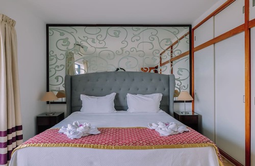 Oura Hotel | High Tides and Good Vibes! 3 Modern Units, Indoor and Outdoor Pool, Beachfront!