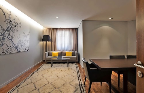 Santo Antonio Hotel | Relaxing Getaway Awaits, 2 Modern Units, Prime Location, Altis Prime, Pets OK