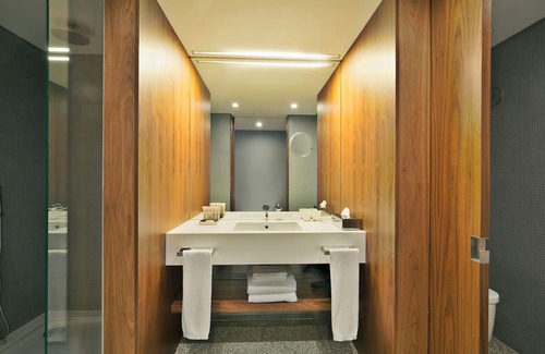 Santo Antonio Hotel | Pet-Friendly, Full Kitchen, Jacuzzi, Rooftop Sundeck, Onsite Jacuzzi!