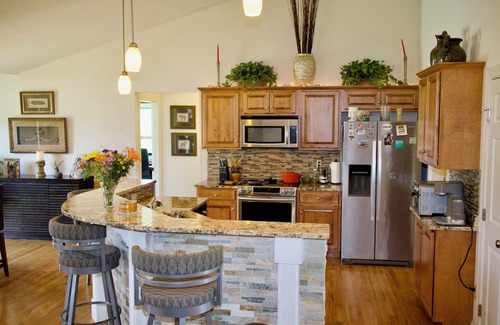 Mertztown House | Country Home Hot tub, Sauna, Pool table. 10 minutes from Bear Creek Ski Resort