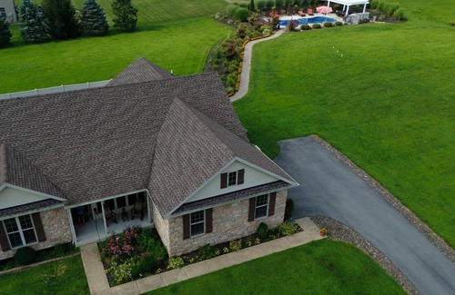 Mertztown House | Country Home Hot tub, Sauna, Pool table. 10 minutes from Bear Creek Ski Resort