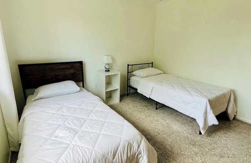 Cutlerville House | Cozy & clean 4BD house in Grand Rapids
