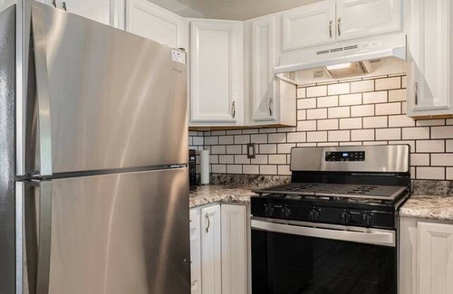 Port Austin Apartment | Stayin’ & Playin’ Cottage/Pet Friendly