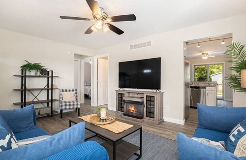Port Austin Apartment | Stayin’ & Playin’ Cottage/Pet Friendly