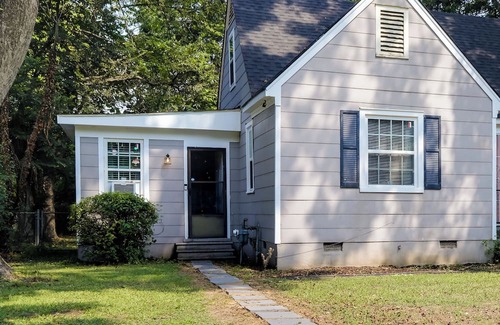 Greenwood Apartment | < 1 Mi to Dtwn: Updated Studio in North Greenwood!