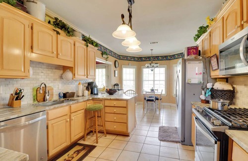 Ridgeland House | Spacious Suburban Home w/Pool Access in Ridgeland