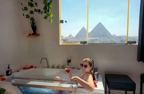 Kafrat al Jabal Apartment | Pyramids Icon Jaccuzi with pyramids view