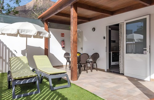 San Bartolome de Tirajana Apartment | Holiday Apartment 'Country House Near Fataga' with Balcony, Wi-Fi and Air Conditioning