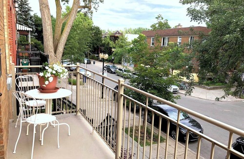 Villeray Apartment | Charming 2 1/2, Fully furnished, equipped, heated, lit and air-conditioned.